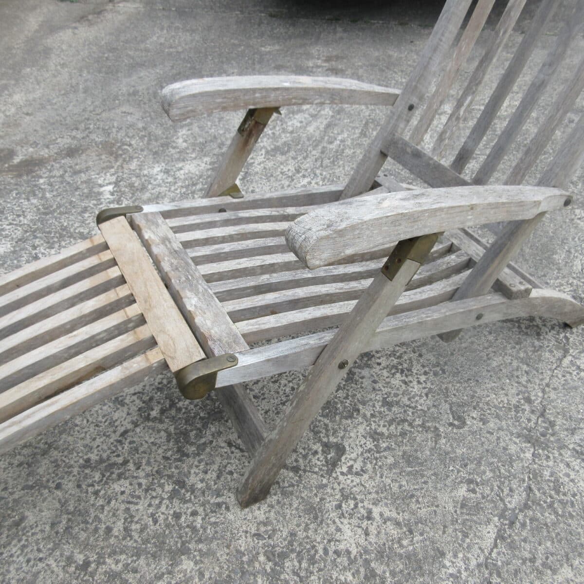 Teak sun lounger