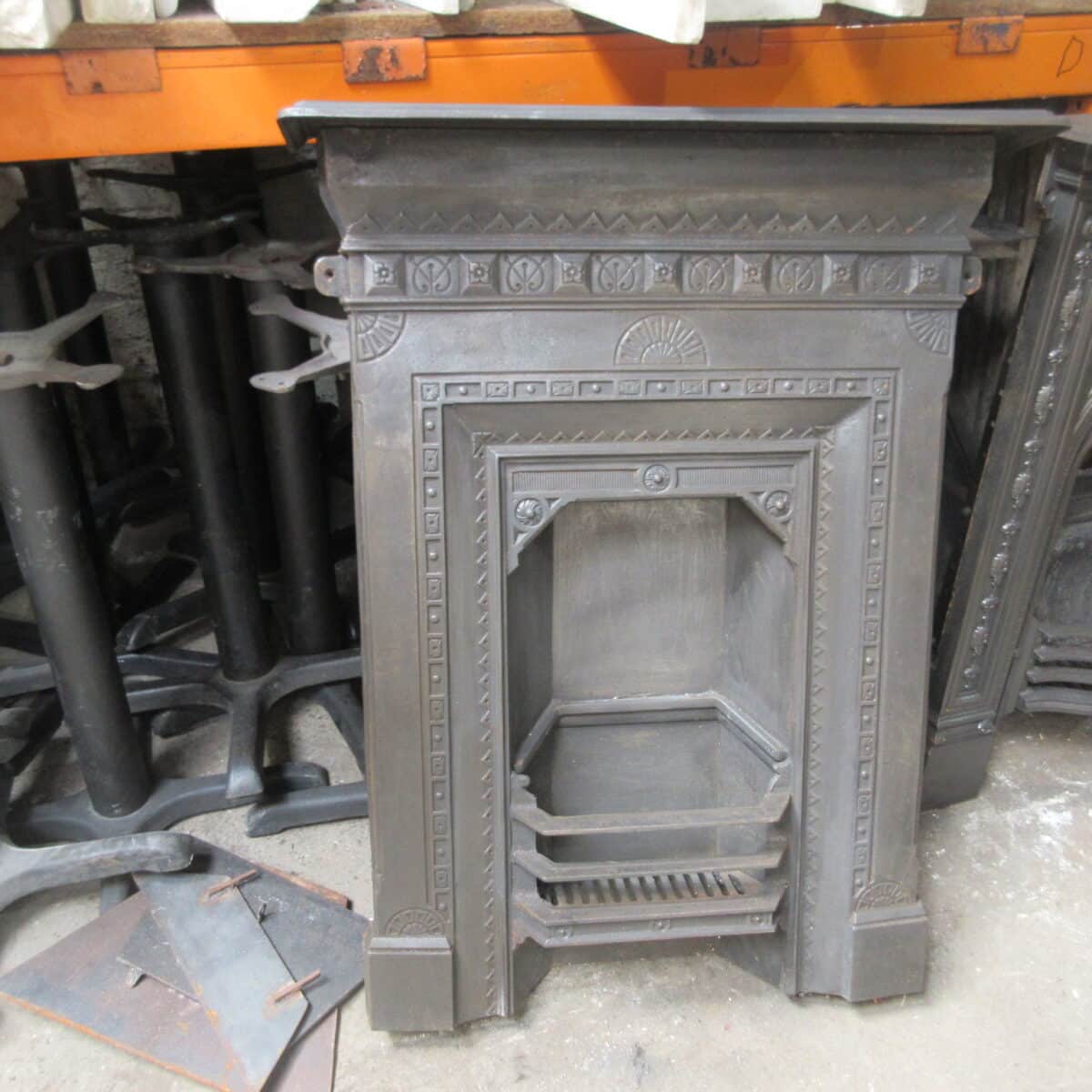 Cast iron integral grate