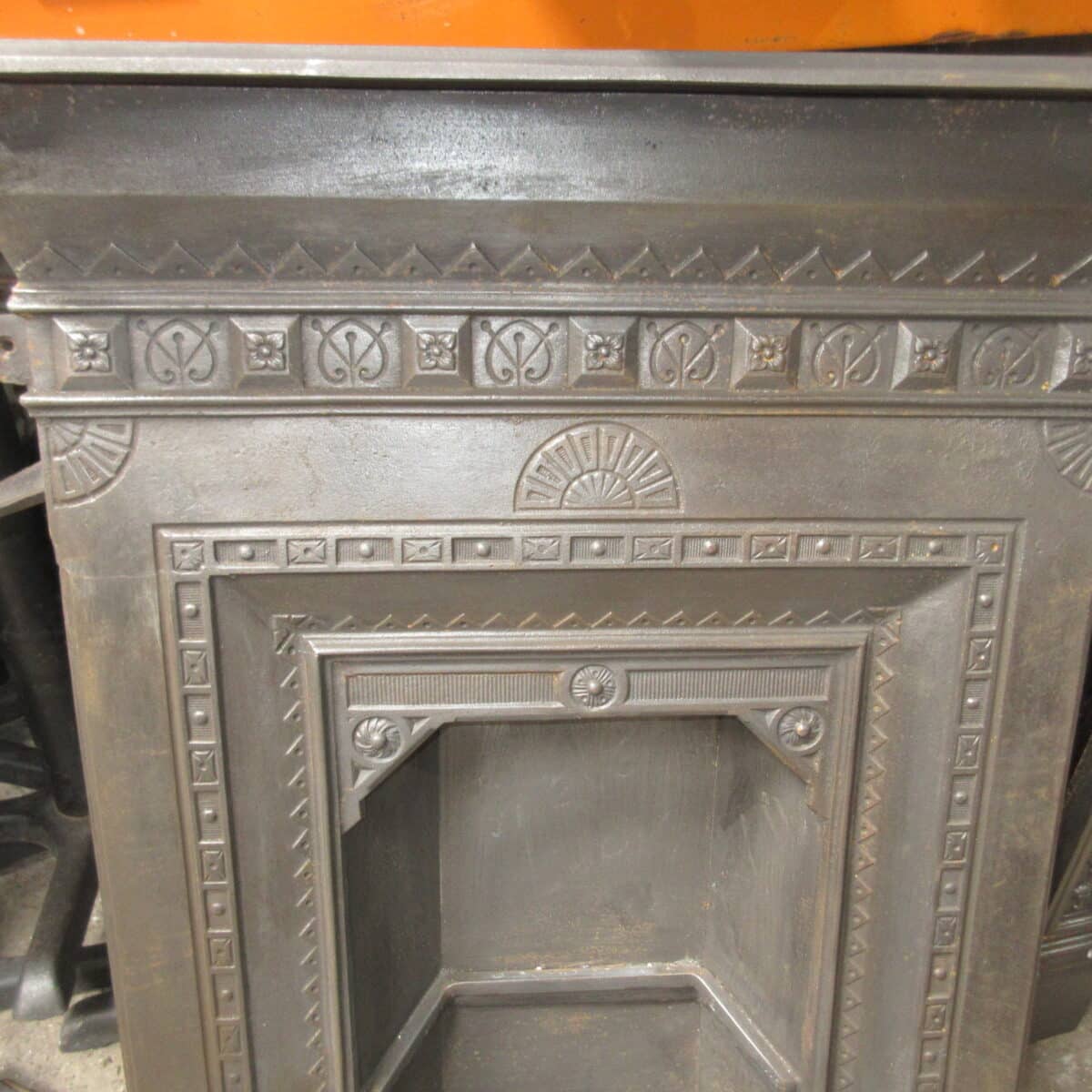 Cast iron integral grate